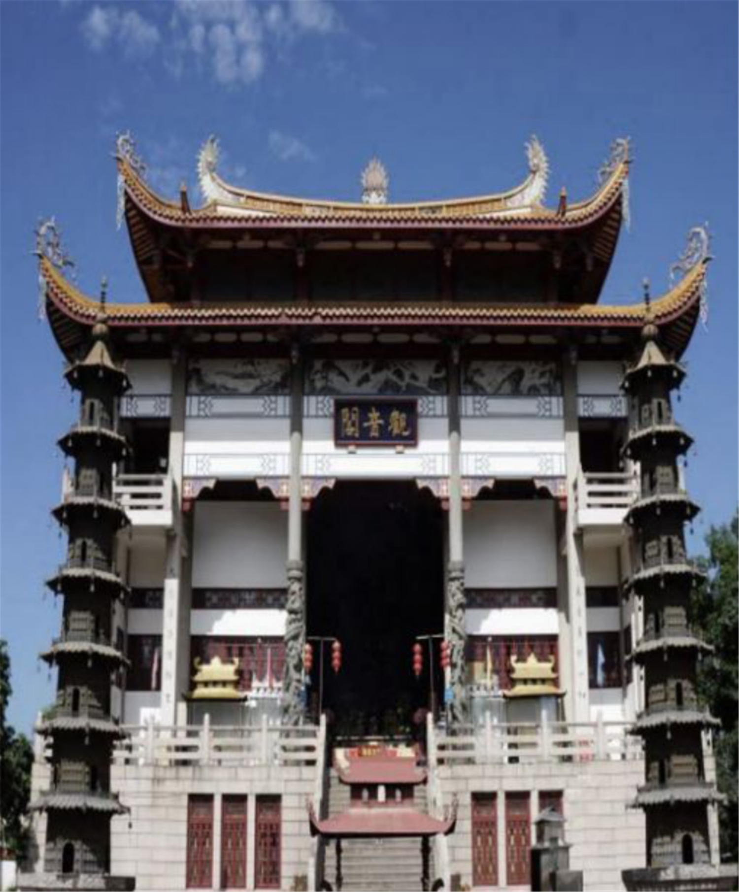 凝练地域文化,延市井坊巷旧居之形意,承福州观音阁的殿堂庙宇之古韵